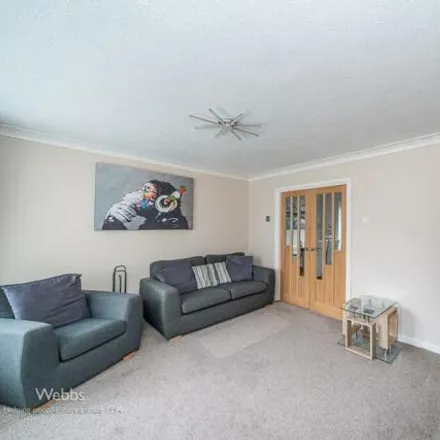 Image 6 - Lawnswood Close, Heath Hayes, WS12 3TX, United Kingdom - Townhouse for sale