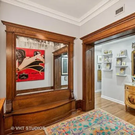 Image 4 - 550-568 West Surf Street, Chicago, IL 60657, USA - Condo for sale