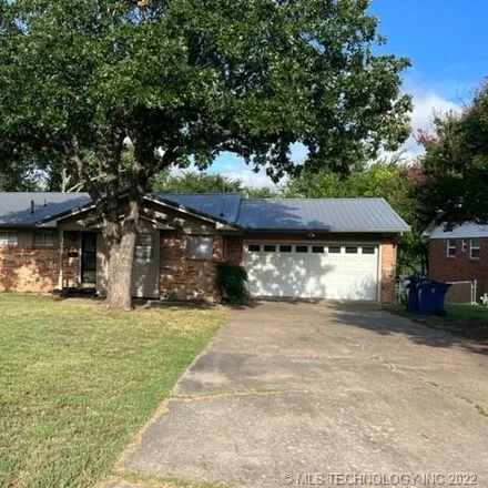 Buy this 3 bed house on 505 South 15th Street in McAlester, OK 74501