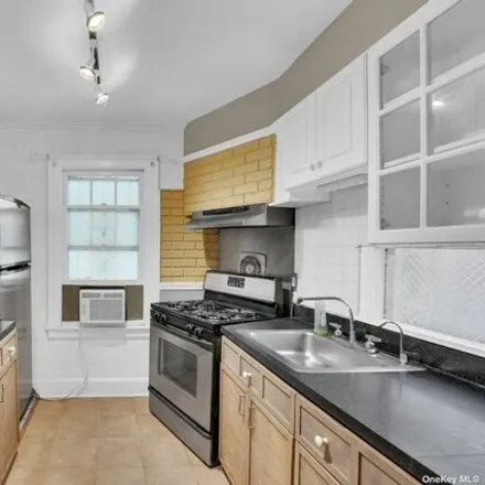 Image 6 - 115-51 135th Street, New York, NY 11420, USA - House for sale