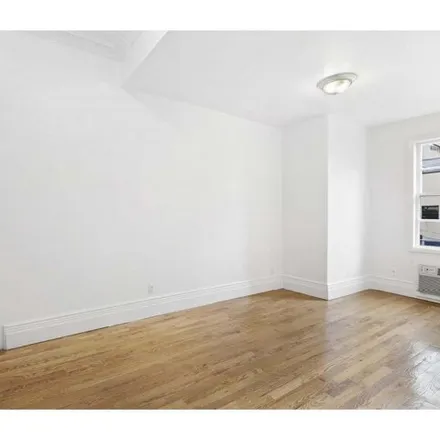 Image 8 - 9 Clinton Street, New York, NY 10002, USA - Townhouse for sale