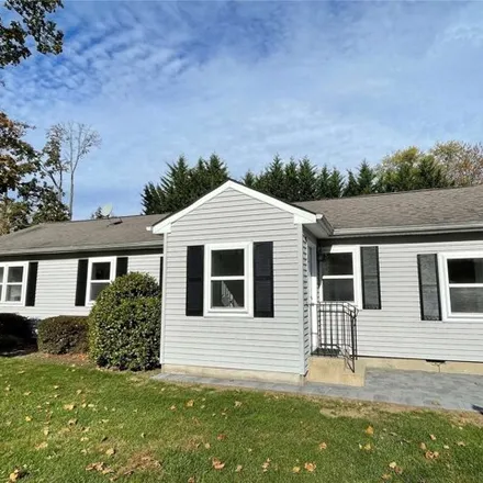 Rent this 3 bed house on 38 Lovers Lane in Huntington, NY 11743