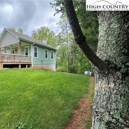 Buy this 3 bed house on 673 Little River Drive in Sparta, NC 28675