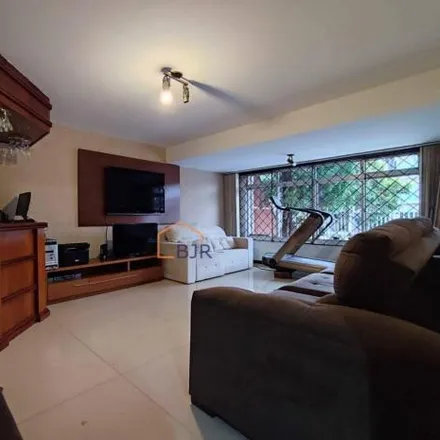 Buy this 5 bed house on Rua Luiz Renato Mocellin 323 in Xaxim, Curitiba - PR
