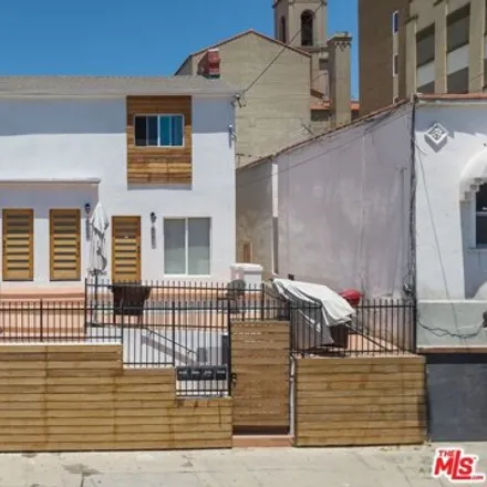 Rent this 3 bed house on 2961 Francis Avenue in Los Angeles, CA 90005