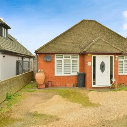 Buy this 4 bed house on Ashford Road in Kingsnorth, TN23 3ED