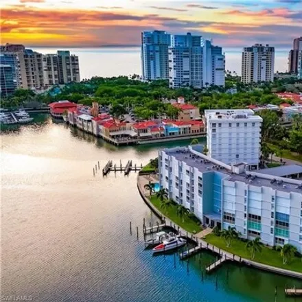 Buy this 3 bed condo on 324 Park Shore Drive in Naples, FL 34103