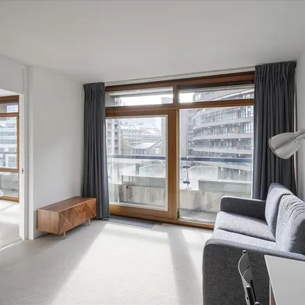 Rent this 1 bed apartment on Ben Jonson House in Cromwell Place, Barbican