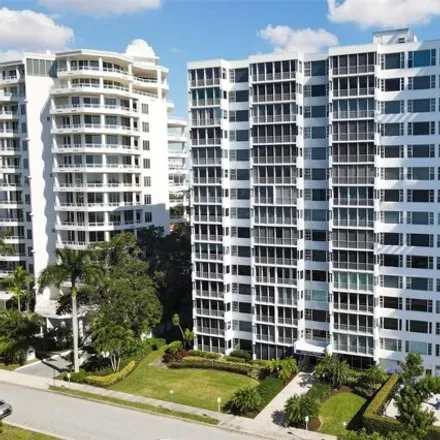 Buy this 3 bed condo on The Essex House in 707 South Gulfstream Avenue, Sarasota