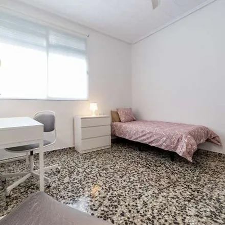 Rent this 4 bed apartment on Carrer del Riu Arcos in 9, 46023 Valencia