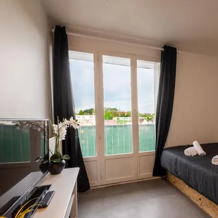 Rent this 1 bed apartment on 27000 Évreux