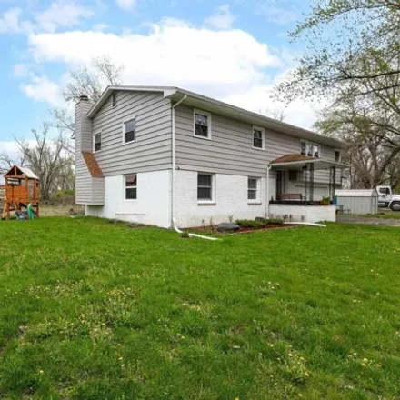 Image 2 - 18097 South Spencer Road, Pleasant Valley Township, Scott County, IA 52767, USA - House for sale