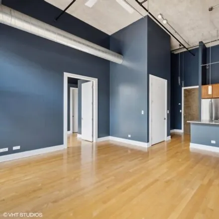 Image 3 - 1810-1822 West Grace Street, Chicago, IL 60618, USA - Condo for sale