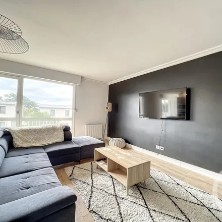 Rent this 6 bed apartment on 7 Rue Marcel Sembat in 29200 Brest, France