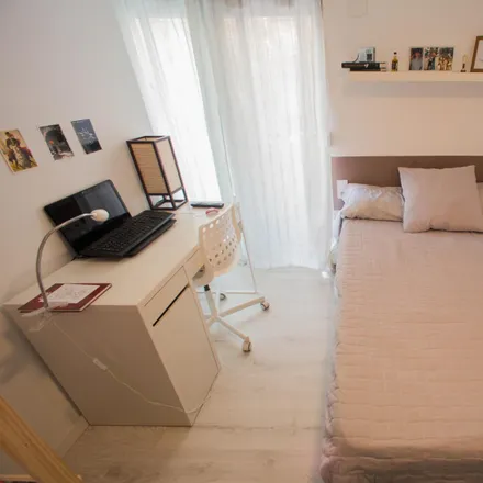 Rent this 3 bed room on Carrer de la Pobla de Farnals in 54, 46022 Valencia