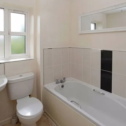 Rent this 3 bed apartment on Oakworth Close in Telford and Wrekin, TF1 5DP