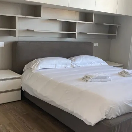 Rent this 1 bed apartment on Autoscuola Battaglia in Via Sant'Erlembaldo 1, 20126 Milan MI