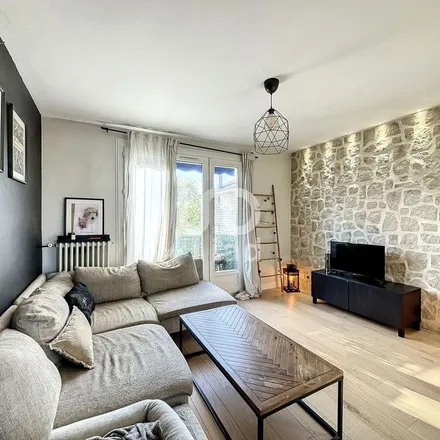 Rent this 2 bed apartment on 22 Place de l'Église in 78360 Montesson, France
