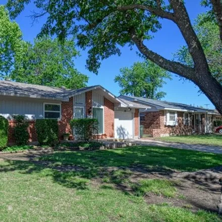 Buy this 3 bed house on 718 Richmond Drive in Norman, OK 73071