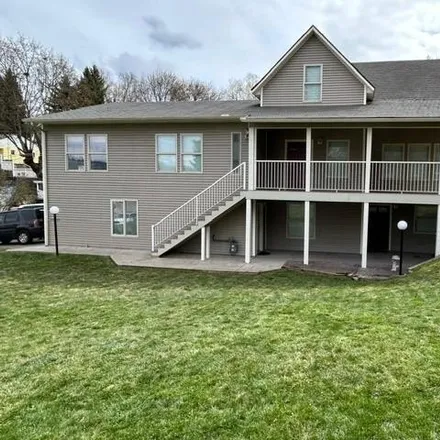 Buy this 5 bed house on 910 South Middle Street in Colfax, WA 99111