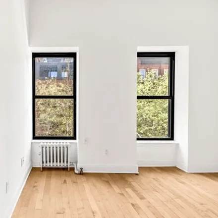 Image 3 - 339 East 82nd Street, New York, NY 10028, USA - Townhouse for sale