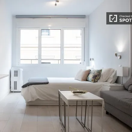 Rent this studio apartment on Recoletos in Paseo de Recoletos, 28001 Madrid