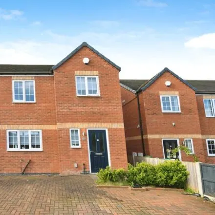 Buy this 3 bed duplex on Alexandra Avenue in Mansfield Woodhouse, NG19 8HF