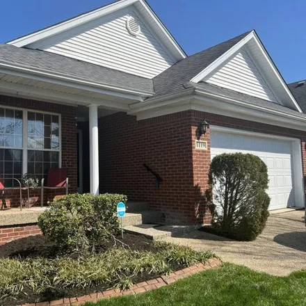 Image 2 - 1119 Belmont Park Way, Middletown, Jefferson County, KY 40243, USA - House for sale