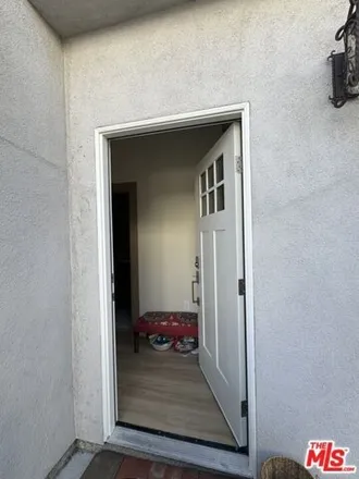 Image 7 - 821 Lorraine Blvd, Los Angeles, California, 90005 - House for rent