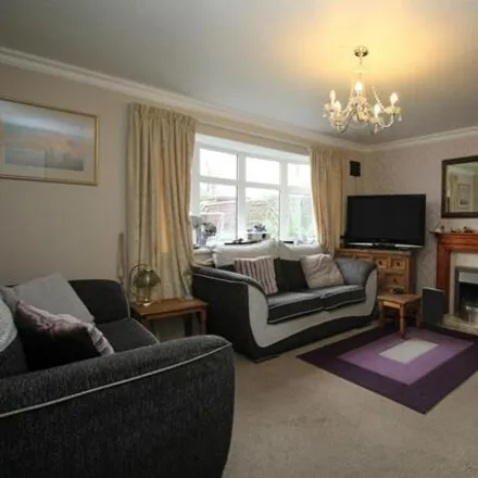Rent this 4 bed house on 14 in 16 Stirling Avenue, Loughborough