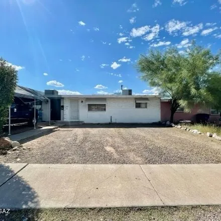 Rent this 2 bed townhouse on 1228 East Kentucky Street in Tucson, AZ 85714