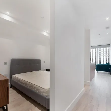 Image 5 - Neroli House, Piazza Walk, London, E1 8FU, United Kingdom - Apartment for rent