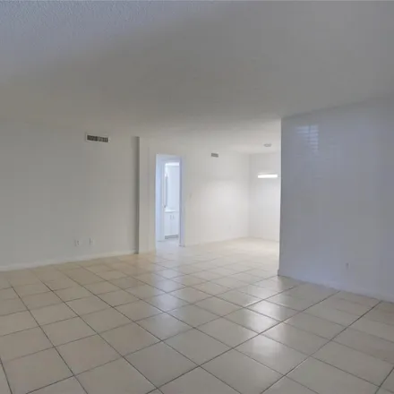 Image 5 - 6900 Southwest 39th Street, Davie, FL 33314, USA - Condo for sale