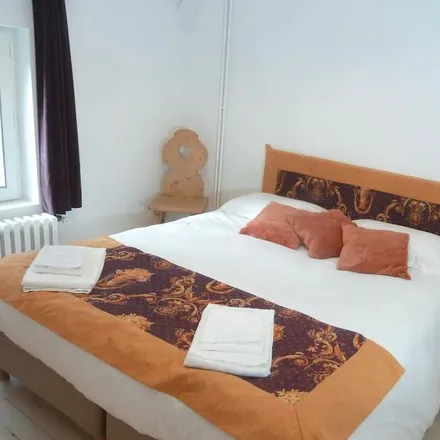 Rent this 12 bed house on 77140 Saint-Pierre-lès-Nemours