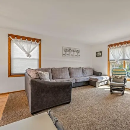 Image 2 - W161N11061 Meadow Drive, Village of Germantown, WI 53022, USA - House for sale