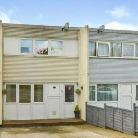 Buy this 3 bed townhouse on Langland Road in Fenny Stratford, MK6 4HE