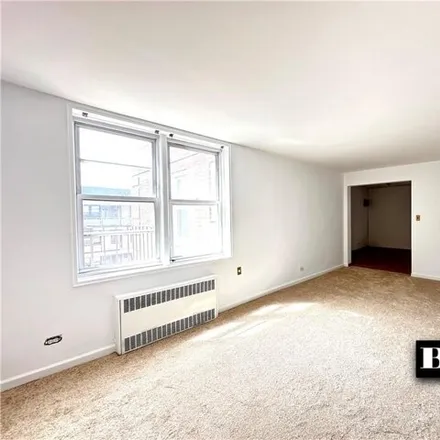 Image 3 - 2427 - 2461 East 29th Street, New York, NY 11235, USA - Apartment for sale