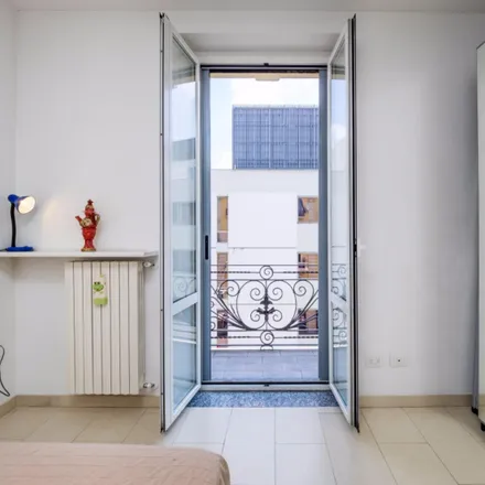 Image 2 - Roomy double bedroom near Pasteur metro station  Milan 20132 - Apartment for rent