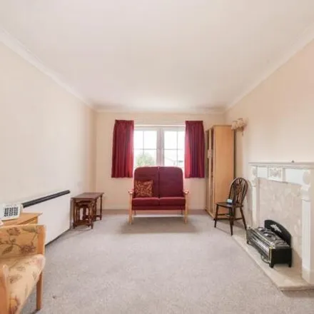 Buy this 1 bed apartment on unnamed road in London, N14 4BX