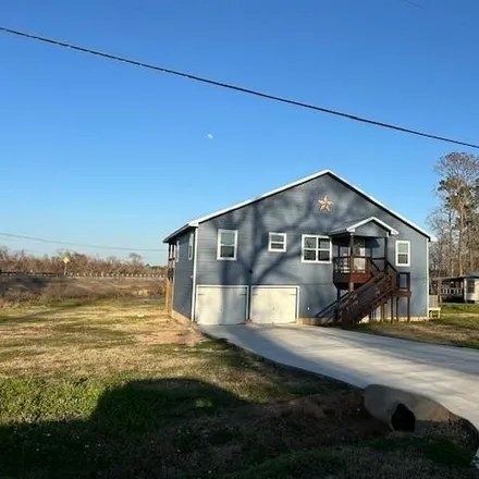 Buy this 4 bed house on 101 Lakeshore North in Polk County, TX 77360