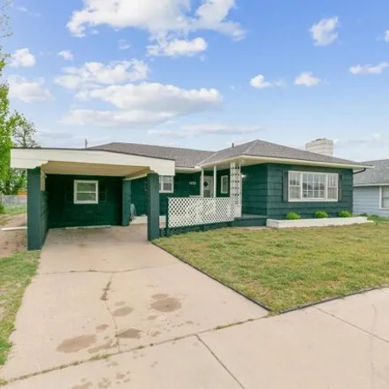 Buy this 4 bed house on 1062 East 3rd Avenue in Hutchinson, KS 67501