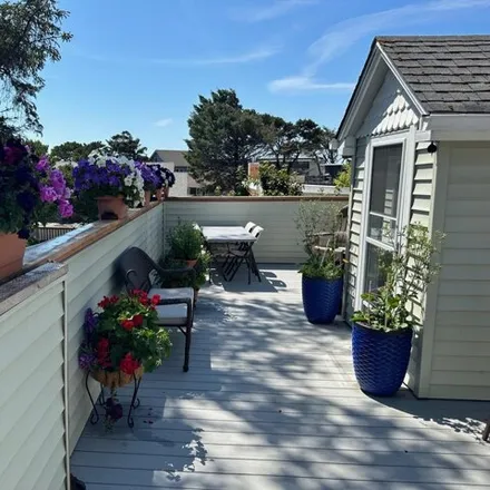 Buy this 3 bed house on 3147 Northwest Marine Avenue in Lincoln City, OR 97367