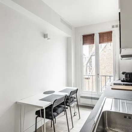 Image 7 - 37 Rue Pergolèse, 75116 Paris, France - Apartment for rent