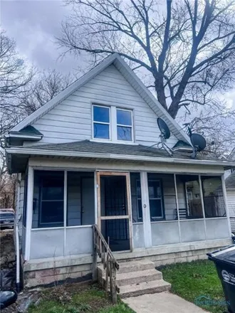 Buy this 3 bed house on 1930 Hoag Street in Toledo, OH 43606