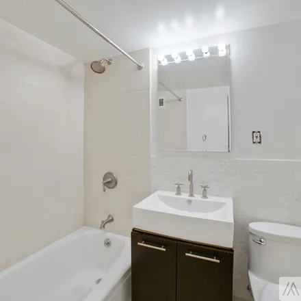 Image 6 - 520 W 43rd St, Unit 16E - Apartment for rent