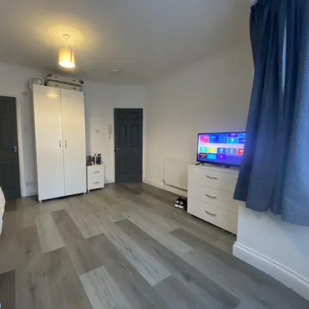 Rent this 1 bed room on Beaufort Avenue in London, HA3 8PH