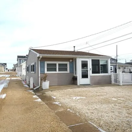 Buy this 2 bed house on 25 East Cormorant Way in Dover Beaches North, Toms River