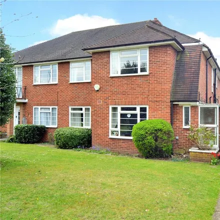 Rent this 2 bed apartment on Hail & Ride Glebe Road in Sandy Lane, London