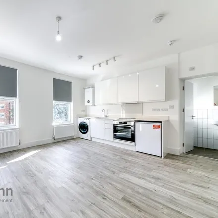Rent this 1 bed apartment on unnamed road in London, SE25 6LQ