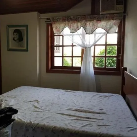 Buy this 5 bed house on Rua Farmacêutico Professor Rodolfo Albino in Camboinhas, Niterói - RJ